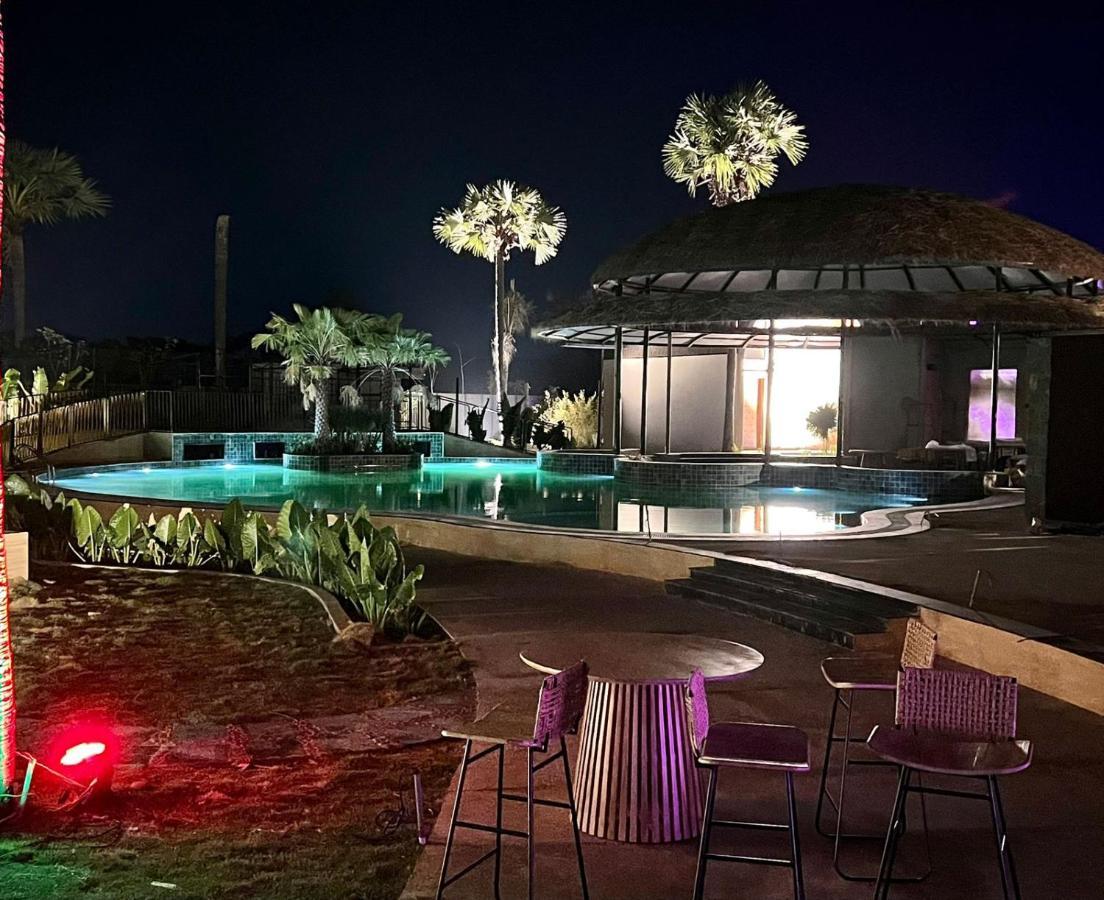V Hotels And Resorts Chirala Εξωτερικό φωτογραφία