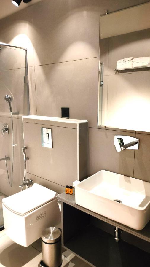 V Hotels And Resorts Chirala Εξωτερικό φωτογραφία